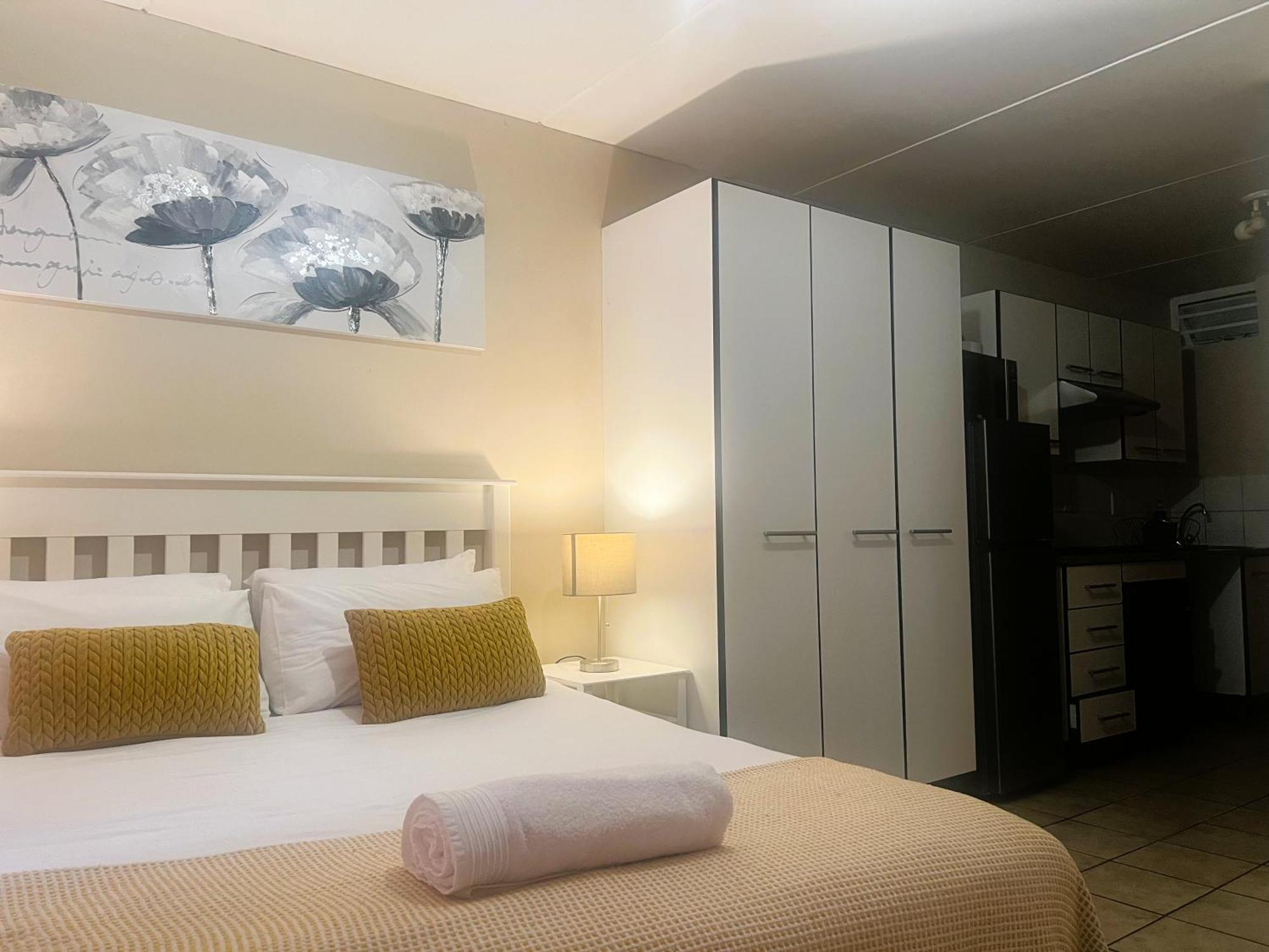 Smart And Cozy Studio With Netflix And Showmax Pretoria-Noord Buitenkant foto